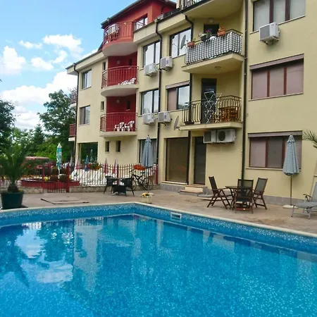 Granat 招待所 阳光海滩